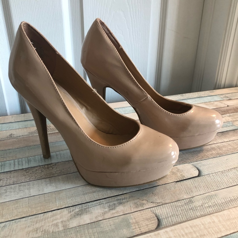 Lauren Conrad nude pumps